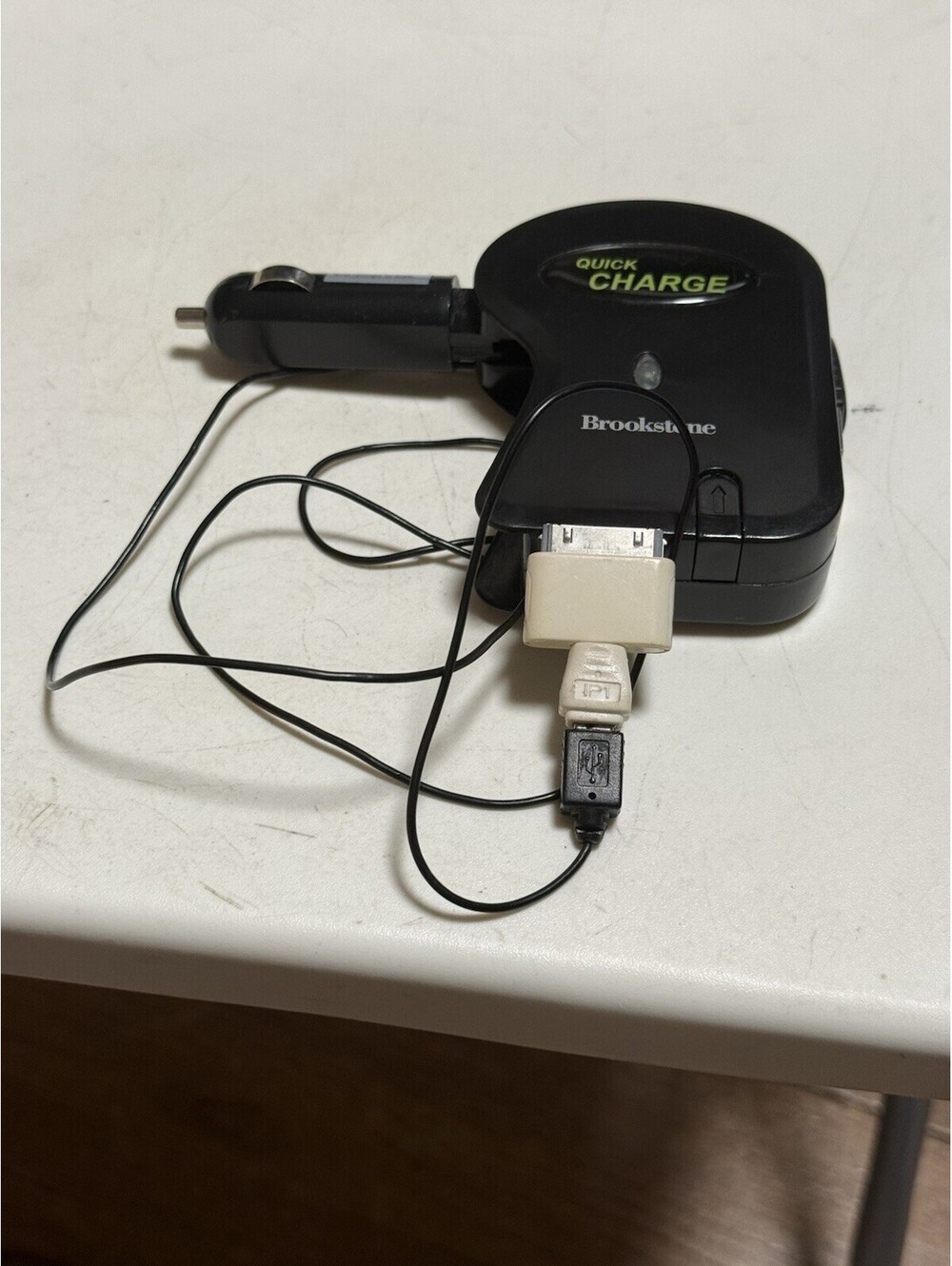 BROOKSTONE Travel QUICK Charger , With Case